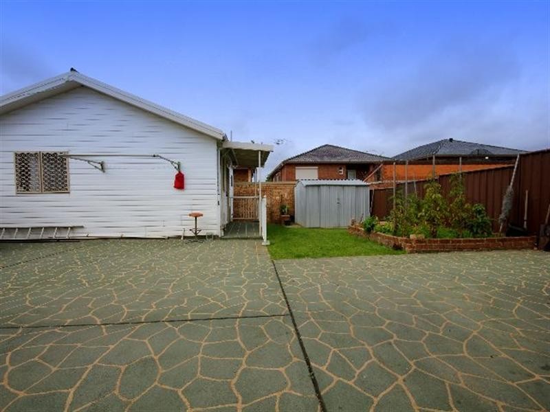83 Highview Avenue, Greenacre NSW 2190