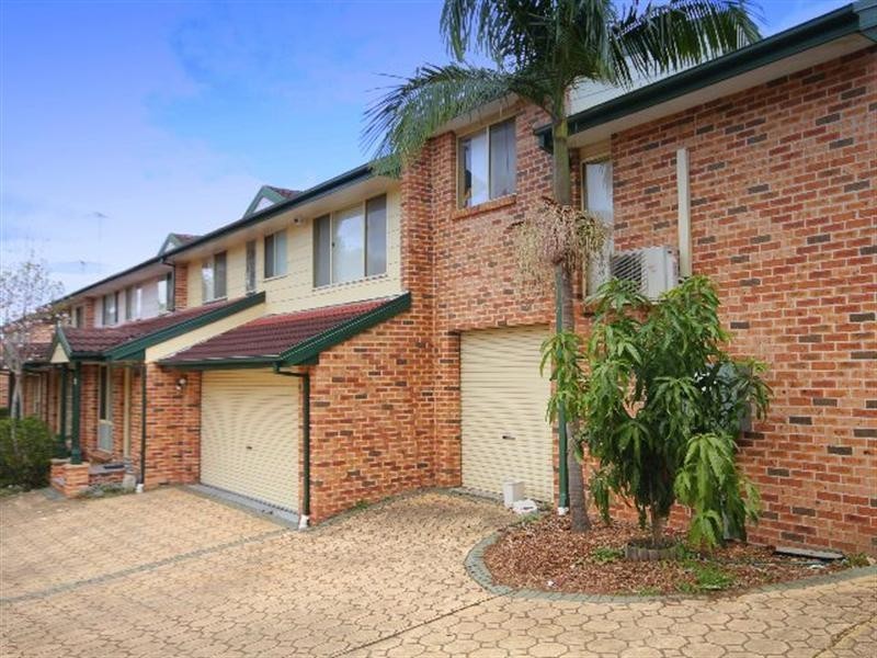 4/216 Old Kent Road, Greenacre NSW 2190