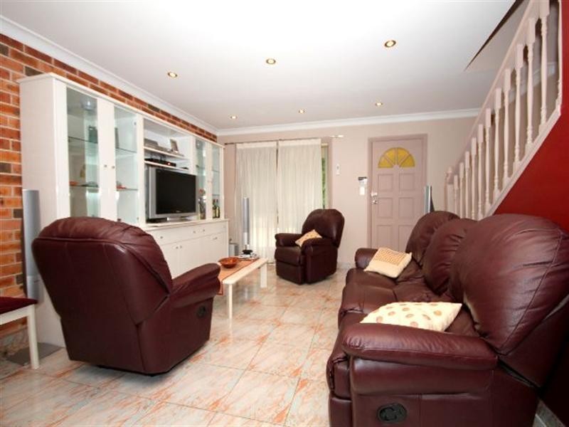 4/216 Old Kent Road, Greenacre NSW 2190