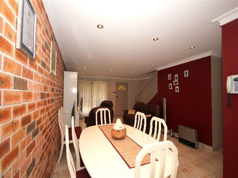 4/216 Old Kent Road, Greenacre NSW 2190