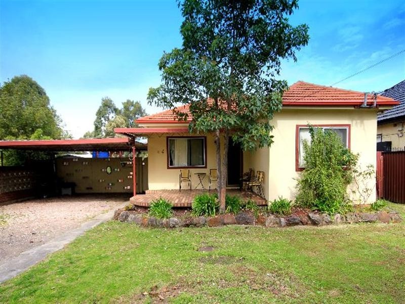 4 Pelman Avenue, Greenacre NSW 2190