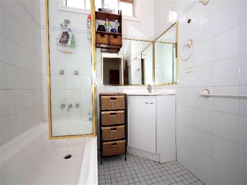 4 Pelman Avenue, Greenacre NSW 2190