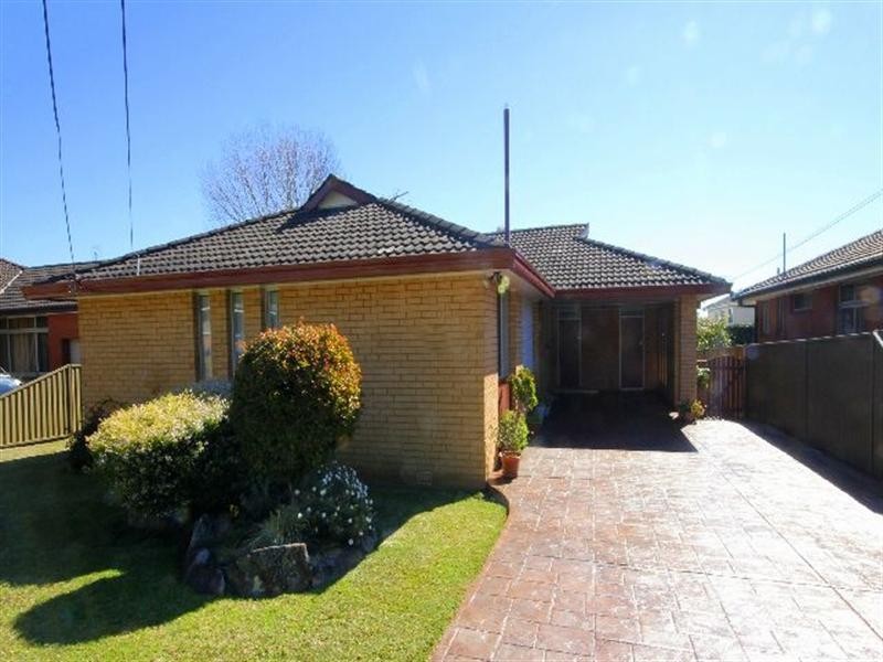 4 Jennings Avenue, Bass Hill NSW 2197
