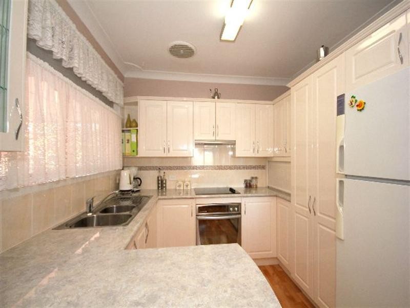 4 Jennings Avenue, Bass Hill NSW 2197