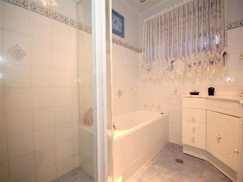 4 Jennings Avenue, Bass Hill NSW 2197