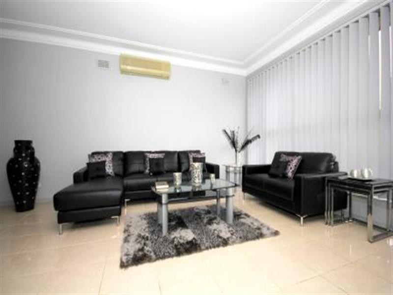 7 Leighdon Street, Bass Hill NSW 2197