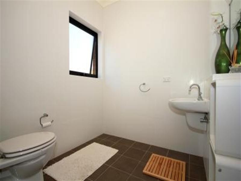 2/8 Haig Avenue, Georges Hall NSW 2198