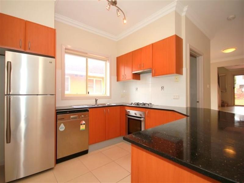 2/14 Jensen Street, Condell Park NSW 2200