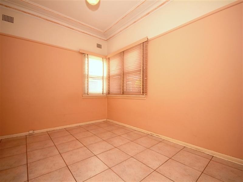 27 Simmons Street, Revesby NSW 2212