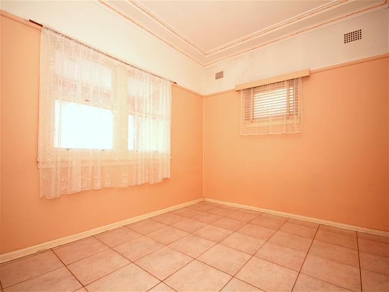 27 Simmons Street, Revesby NSW 2212