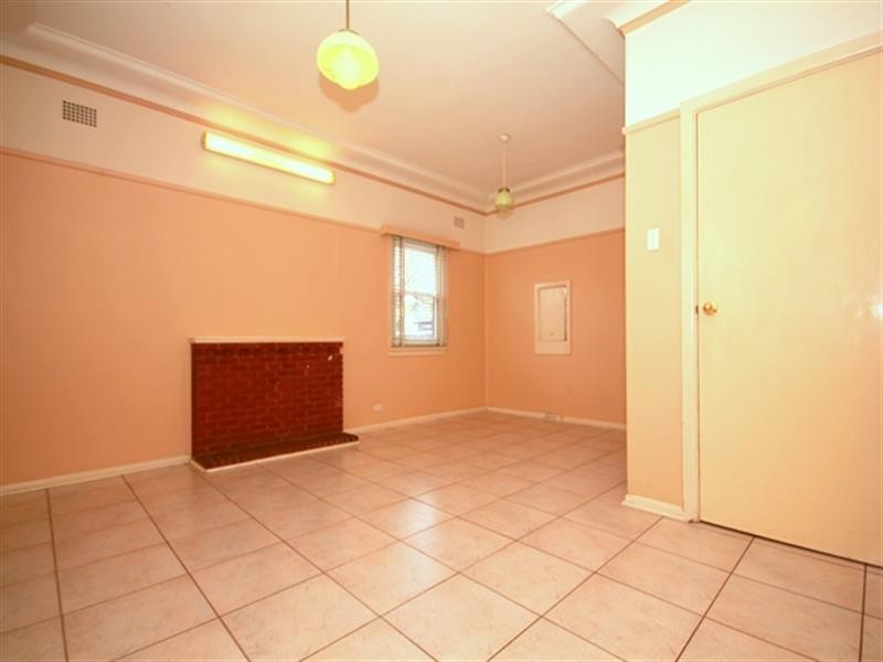 27 Simmons Street, Revesby NSW 2212