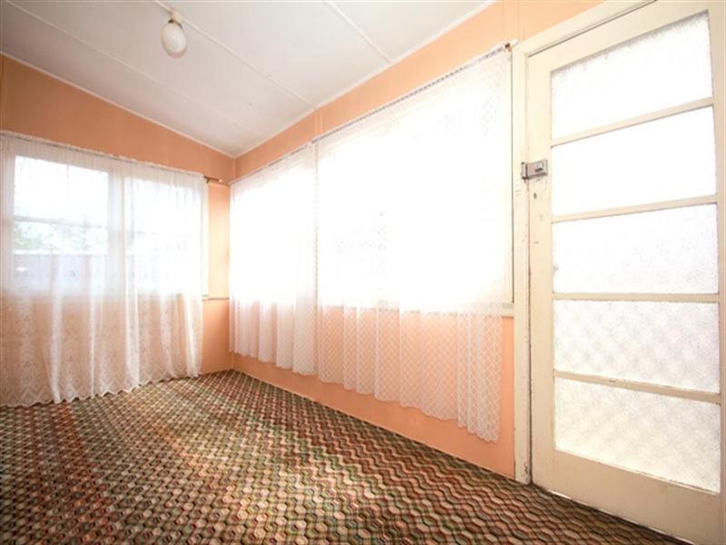 27 Simmons Street, Revesby NSW 2212