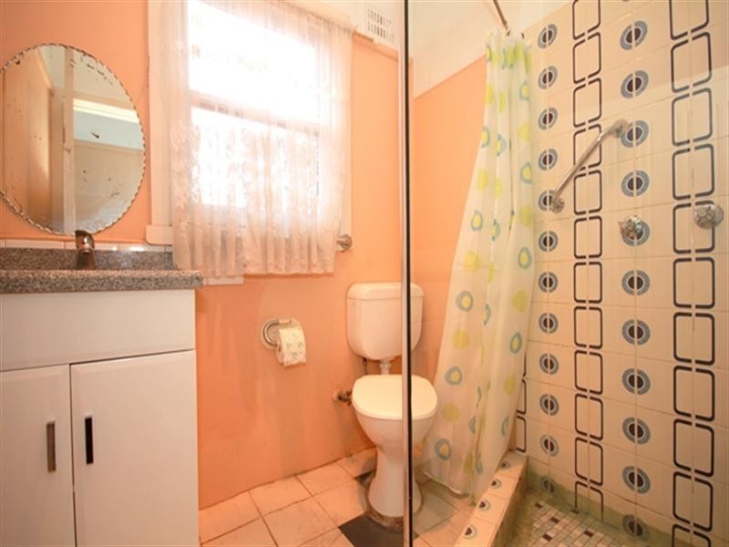 27 Simmons Street, Revesby NSW 2212