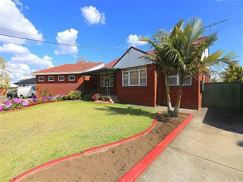 15 Collins Crescent, Yagoona NSW 2199