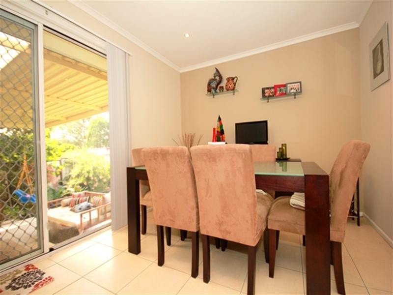 5 Georges Crescent, Georges Hall NSW 2198