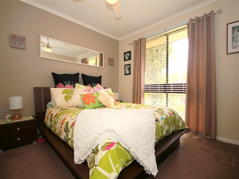 5 Georges Crescent, Georges Hall NSW 2198