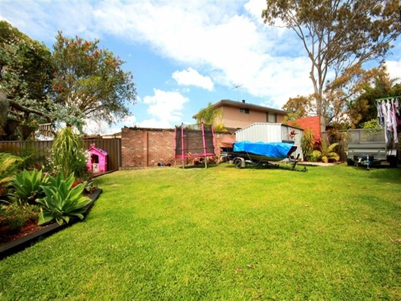 5 Georges Crescent, Georges Hall NSW 2198