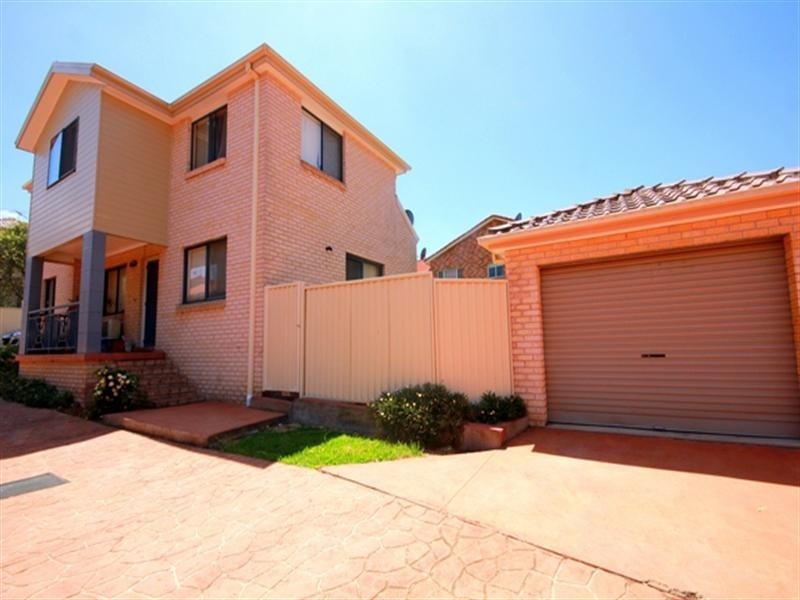 3/136 Greenacre Road, Greenacre NSW 2190