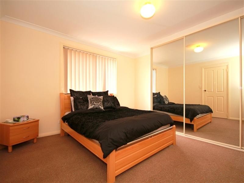 2/136 Greenacre Road, Greenacre NSW 2190