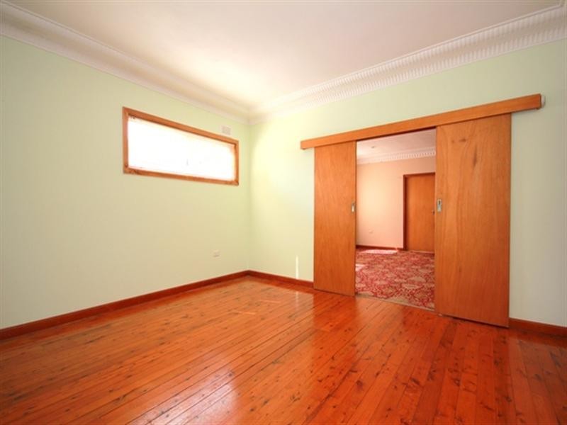 43 Endeavour Road, Georges Hall NSW 2198