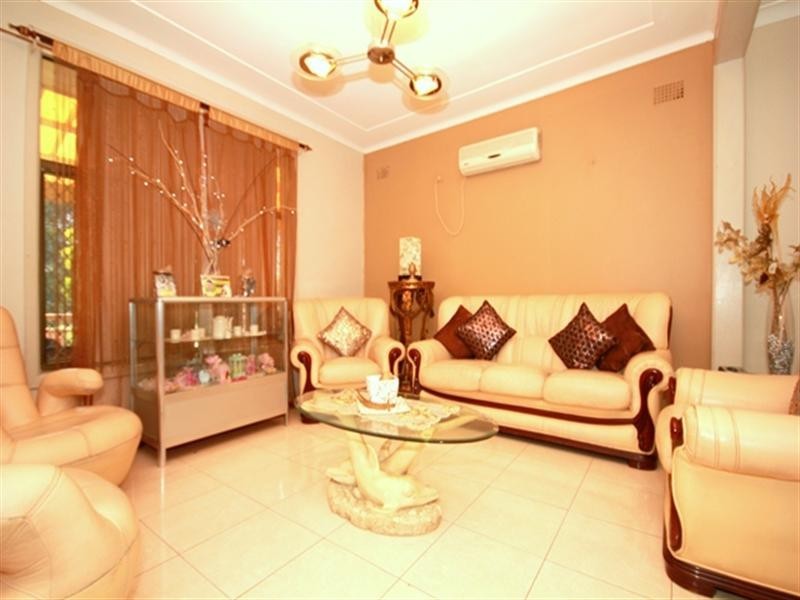 76 Lowana Street, Villawood NSW 2163