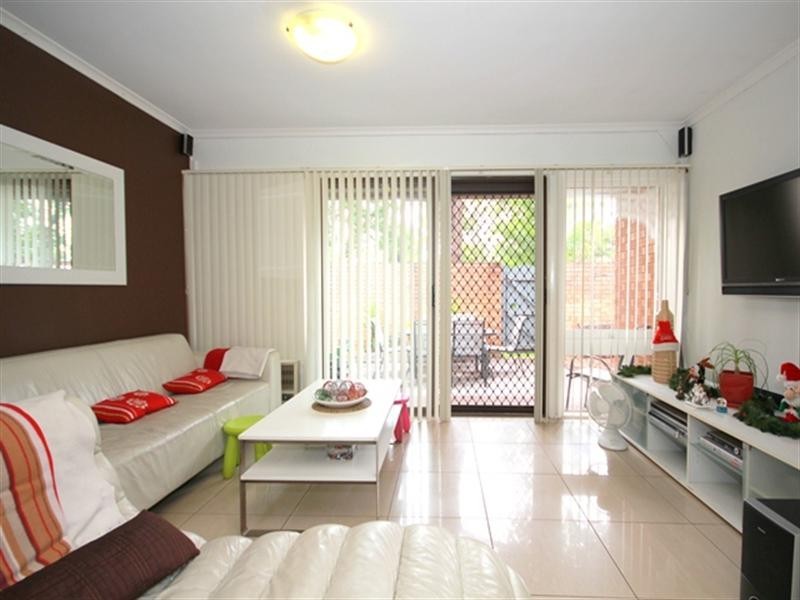 12/155 Cooper Road, Yagoona NSW 2199