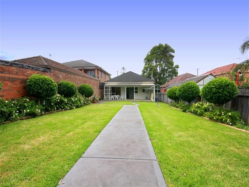 24 William Street, Condell Park NSW 2200