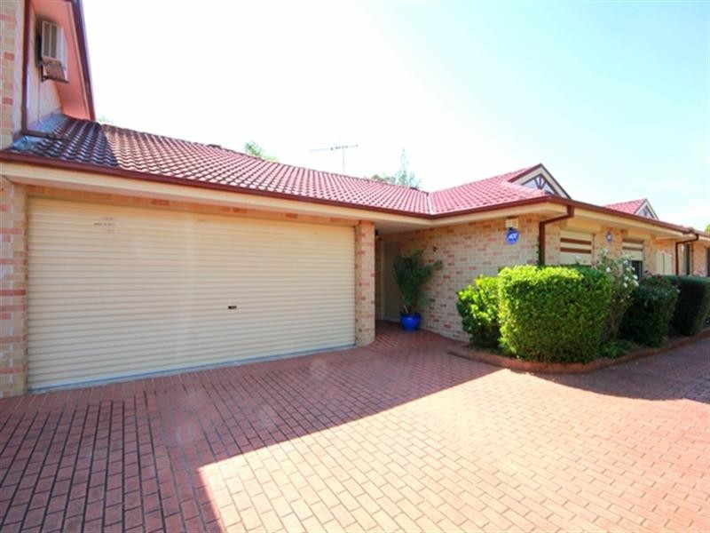 2/121 Brunker Road, Yagoona NSW 2199