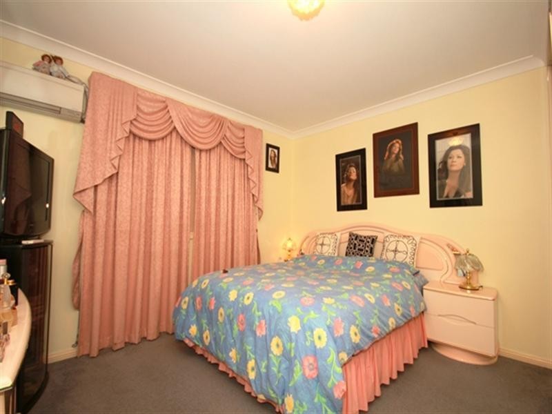 2/121 Brunker Road, Yagoona NSW 2199