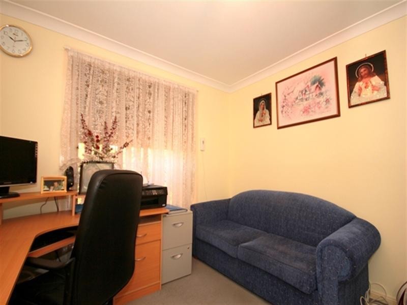 2/121 Brunker Road, Yagoona NSW 2199