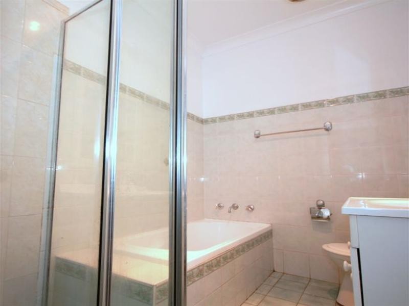 2/34 Hunter Street, Condell Park NSW 2200