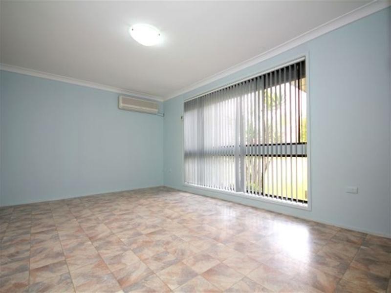 73 Caroline Crescent, Georges Hall NSW 2198