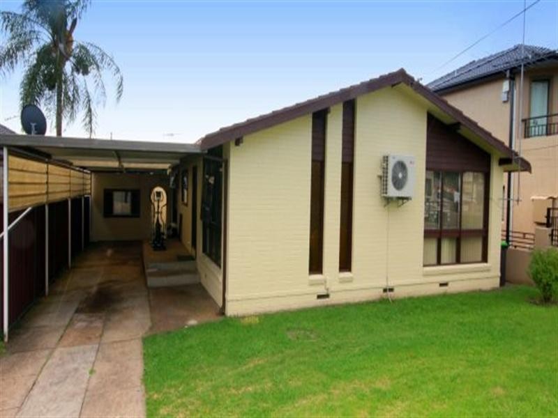 10 Rex Road, Georges Hall NSW 2198
