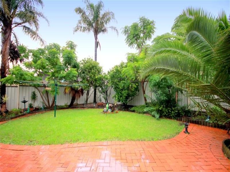 5 Valencia Street, Greenacre NSW 2190