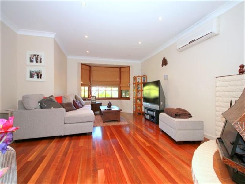 17 Foley Street, Georges Hall NSW 2198