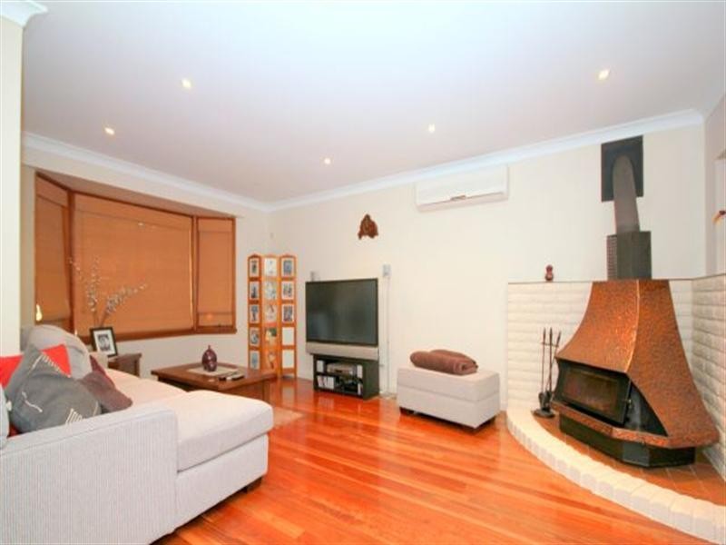 17 Foley Street, Georges Hall NSW 2198