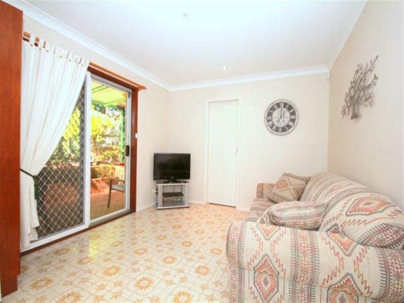 17 Foley Street, Georges Hall NSW 2198