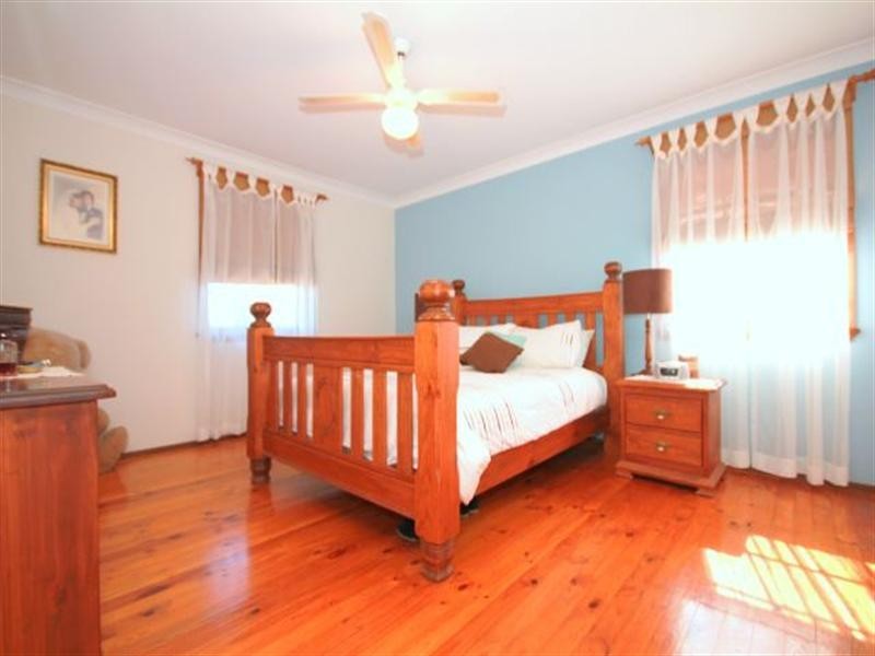 17 Foley Street, Georges Hall NSW 2198