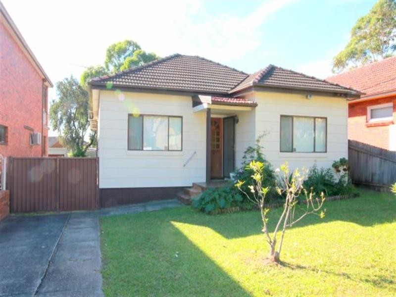 15 Chiswick Road, Greenacre NSW 2190