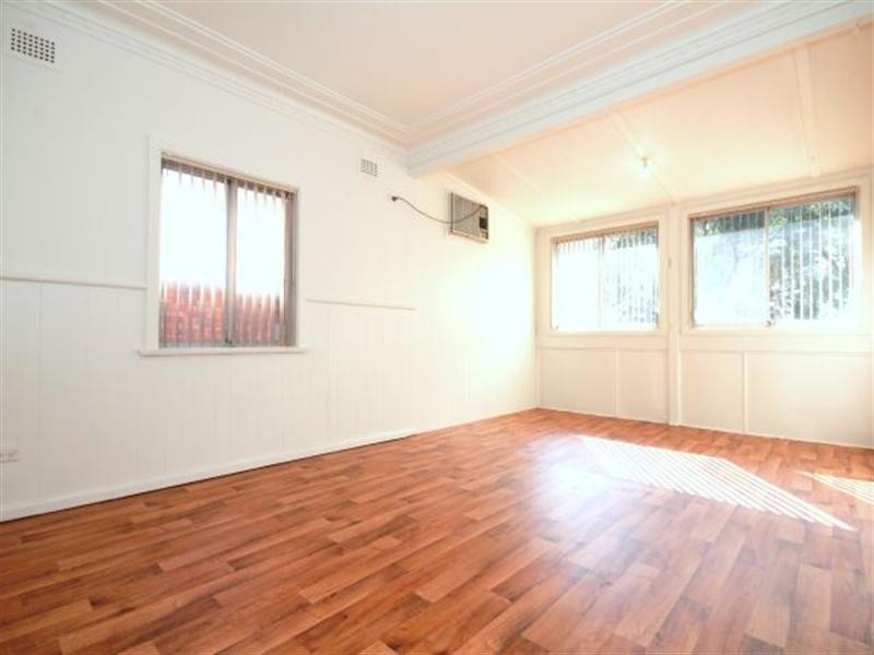 15 Chiswick Road, Greenacre NSW 2190