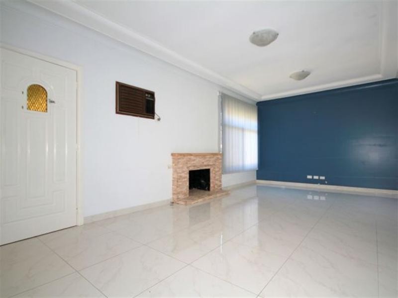 10 Wentworth Street, Greenacre NSW 2190