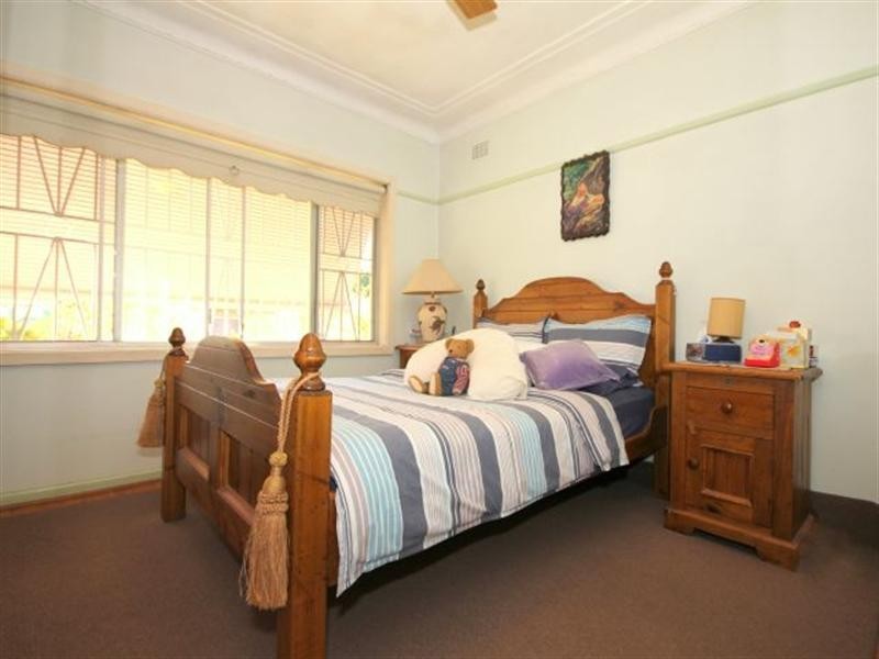 38 Fifth Avenue, Condell Park NSW 2200