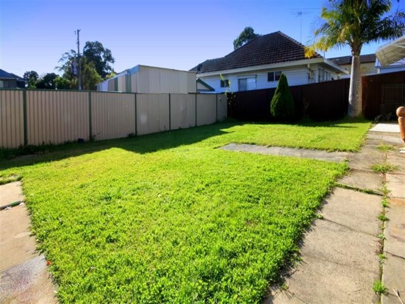 33 Edgar Street, Yagoona NSW 2199