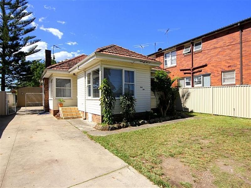 44 Carlton Parade, Punchbowl NSW 2196