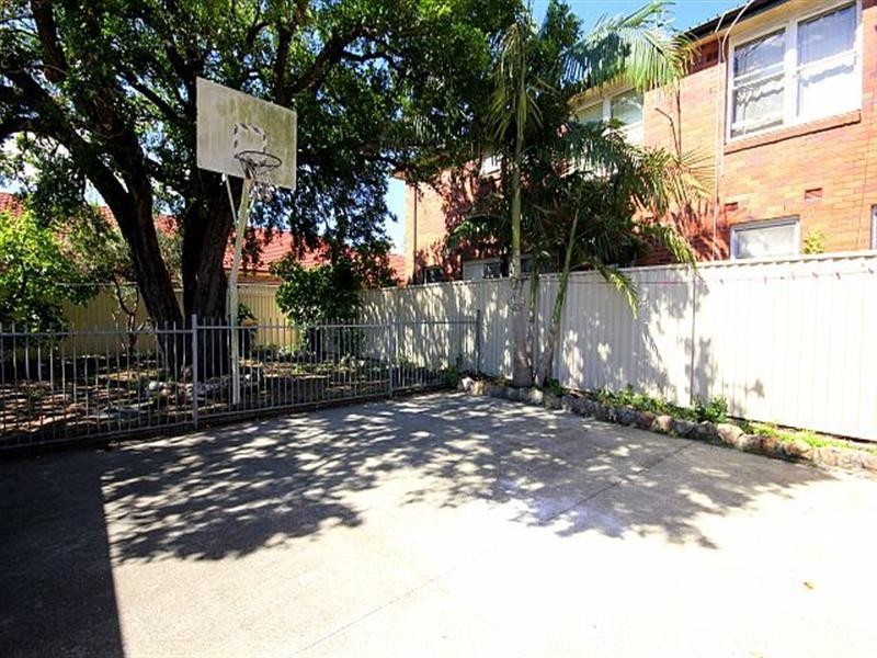 44 Carlton Parade, Punchbowl NSW 2196