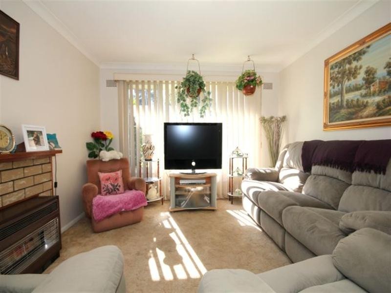 19 Donington Avenue, Georges Hall NSW 2198