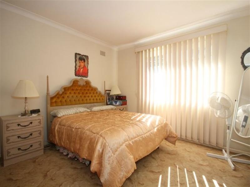 19 Donington Avenue, Georges Hall NSW 2198