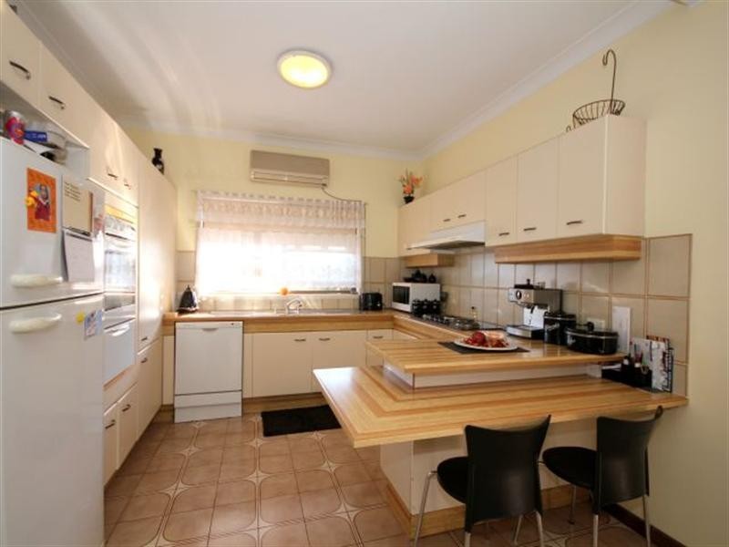 18A Cumberland Avenue, Georges Hall NSW 2198