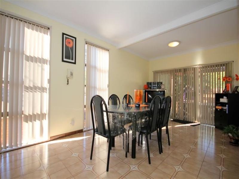 18A Cumberland Avenue, Georges Hall NSW 2198