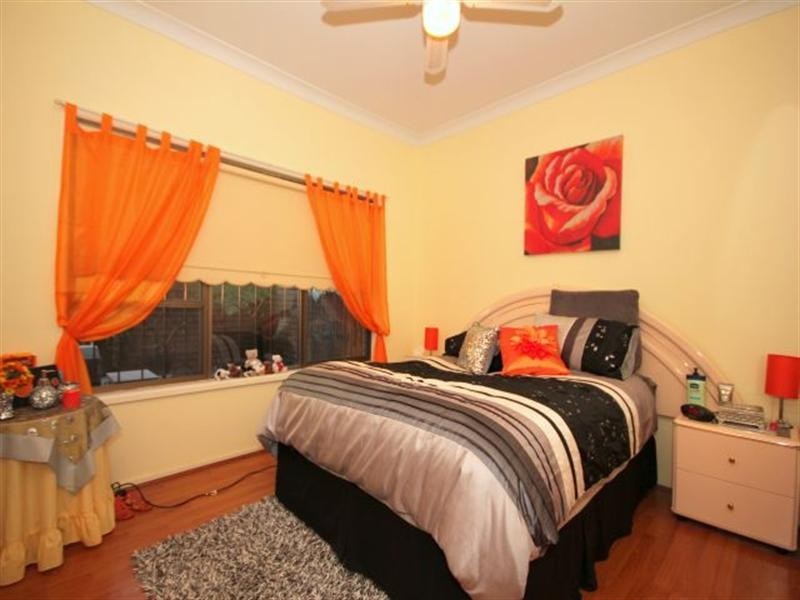 18A Cumberland Avenue, Georges Hall NSW 2198